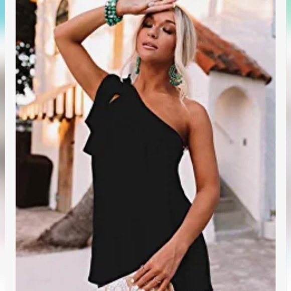 Adorable one shoulder blouse - Picture 2 of 5